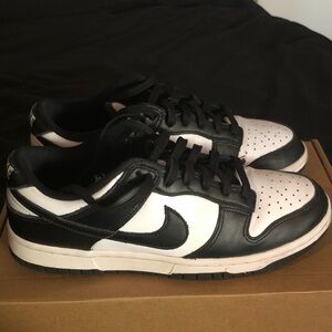 Nike Black and White Women's Sneakers